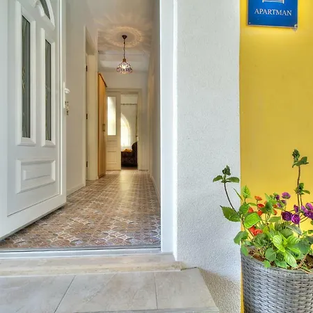 Sea View Boutique Mediteran Near & Old Town Apartment Porec